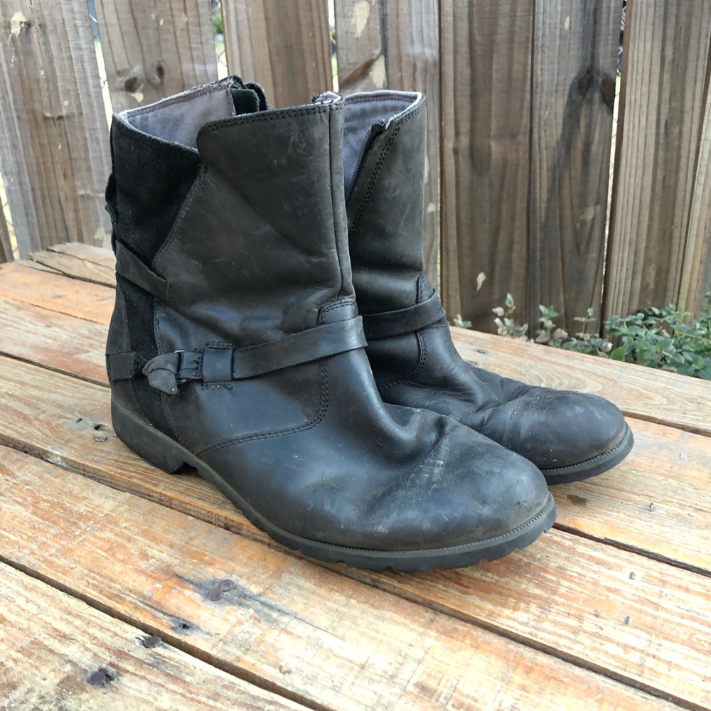 Teva boots